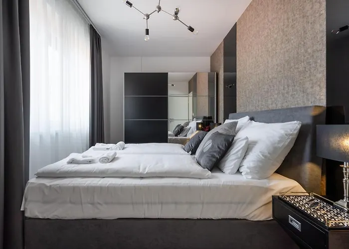 Rose Garden - Boutique In Center Apartament