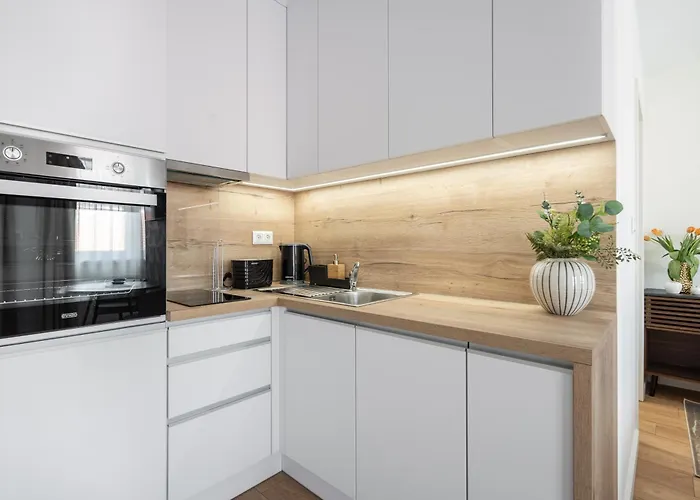 Rose Garden - Boutique In Center Apartament *