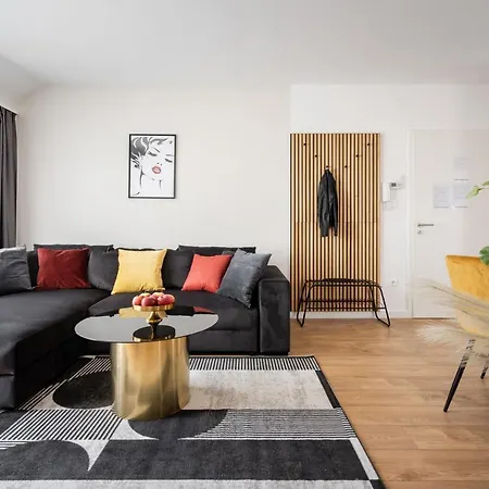 Rose Garden - Boutique In Center