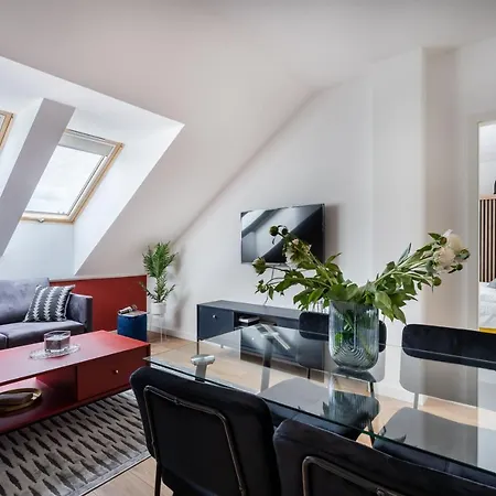 Rose Garden - Boutique In Center 아파트 *