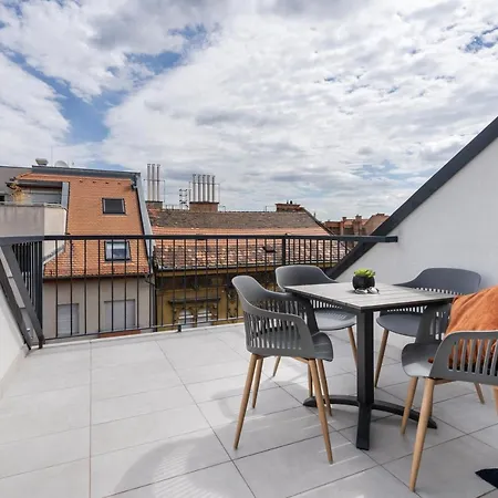 Rose Garden - Boutique In Center 아파트 *