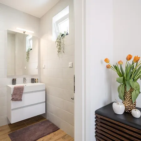 아파트 Rose Garden - Boutique In Center *