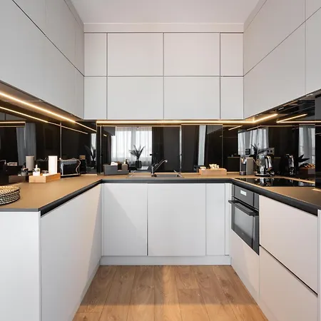 Rose Garden - Boutique In Center