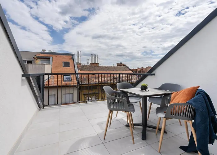 Rose Garden - Boutique In Center Appartement *