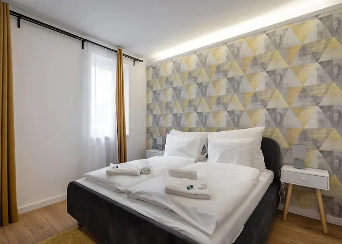 Rose Garden - Boutique In Center